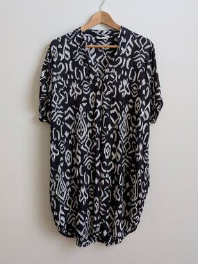 Alchemy One Size designed in Canada 100% rayon lightweight cover tunic top